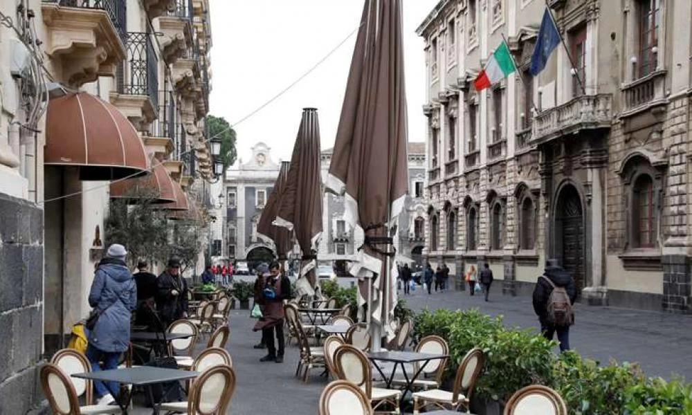 Κορονοϊός - Ιταλία: Οι ειδικοί ζητούν "ολικό lockdown για τη χώρα"